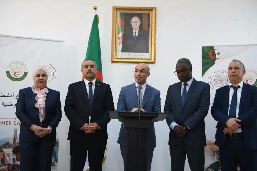 السيد شايب يطلق بمعية وزير التربية الوطنية و وزير الشباب الأقسام التعليمية و التربوية الموجهة لأبناء الجالية الوطنية بالخارج
