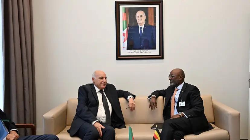 السيد عطاف يجري محادثات مع نظيره الأوغندي