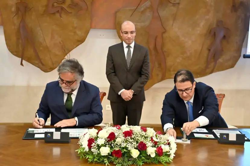 السيد شايب يشرف على مراسم تدشين الإصدار الطوابعي المشترك الجزائري-البرتغالي بمناسبة الذكرى الخمسين لإعادة بعث العلاقات الدبلوماسية بين البلدين